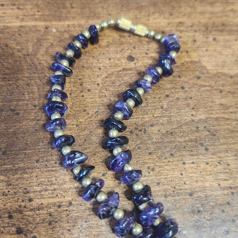 Vintage Amethyst Chip Necklace Purple Gemstone Brass Tone Barrel Clasp Boho 17" - Picture 11 of 11